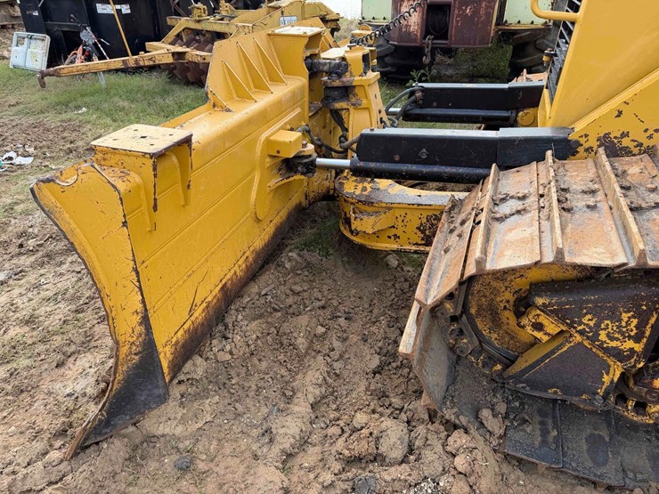 2017-caterpillar-d6n-lgp-image-10