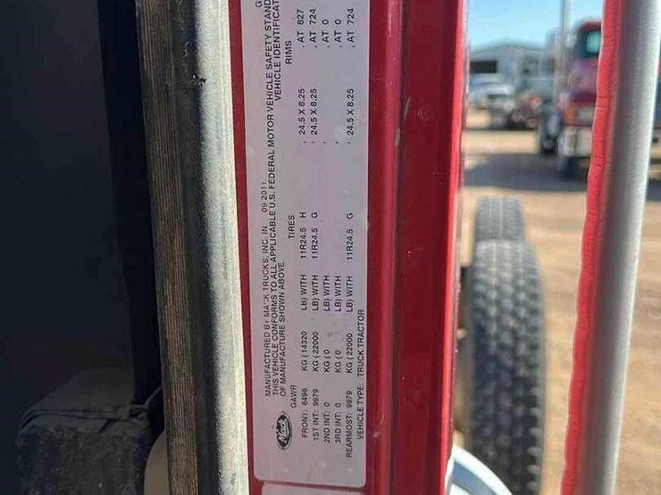 2012-mack-pinnacle-chu613-image-10