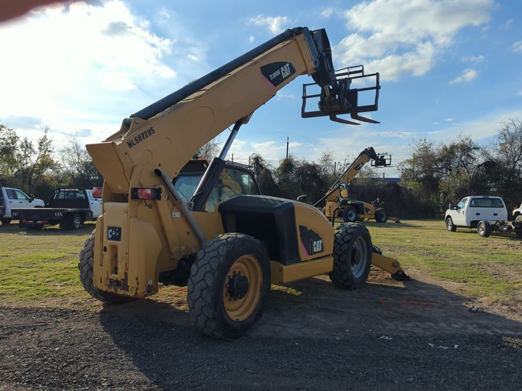 2019-caterpillar-tl1055d-image-4