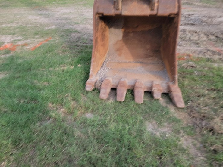 2016-deere-350g-lc-image-11