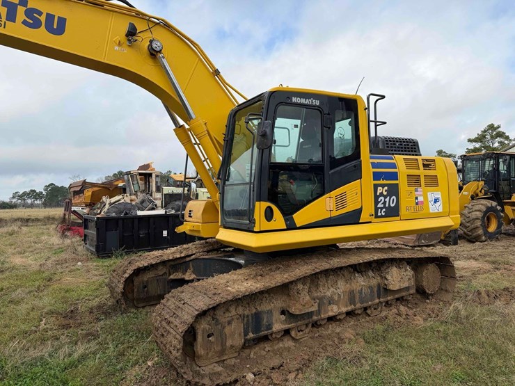 2021-komatsu-pc210-lc-11-image-2