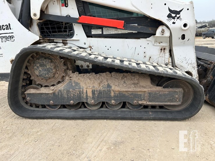 2019-bobcat-t740-image-8
