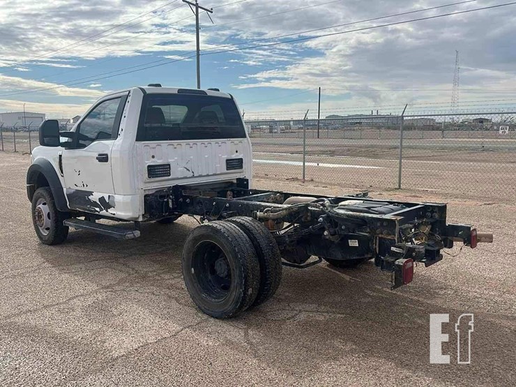 2020-ford-f550-image-5