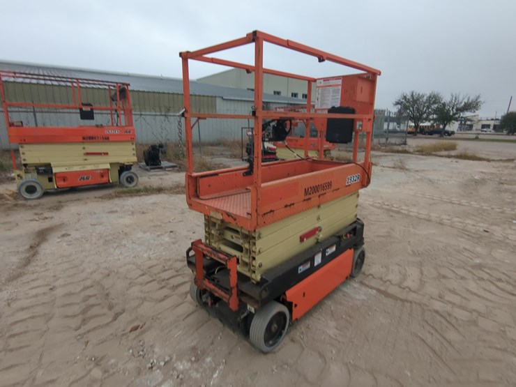 2018-jlg-1932r-image-4