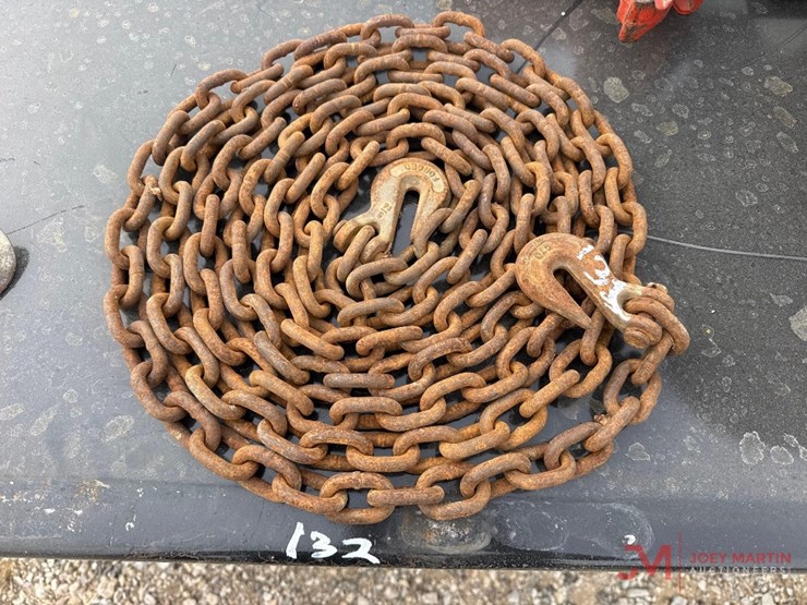 3/8"-chain-with-2-hooks-image-1