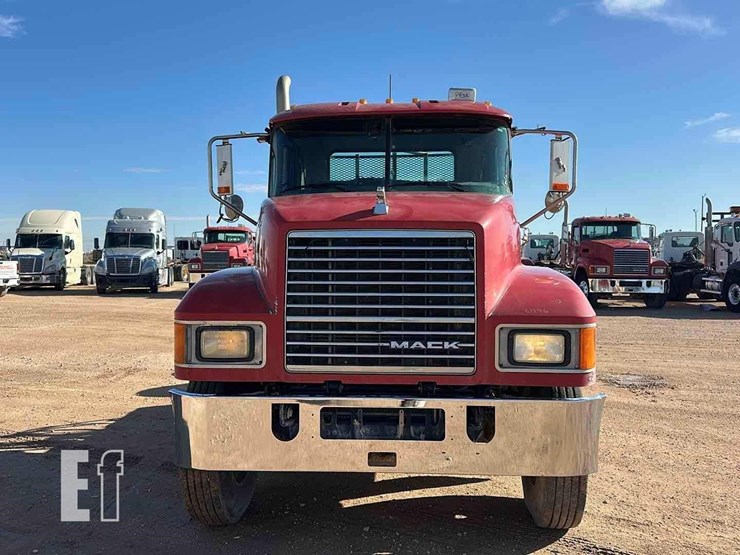 2013-mack-pinnacle-chu613-image-2