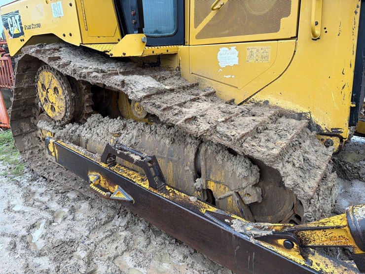 2017-caterpillar-d6t-xw-image-6