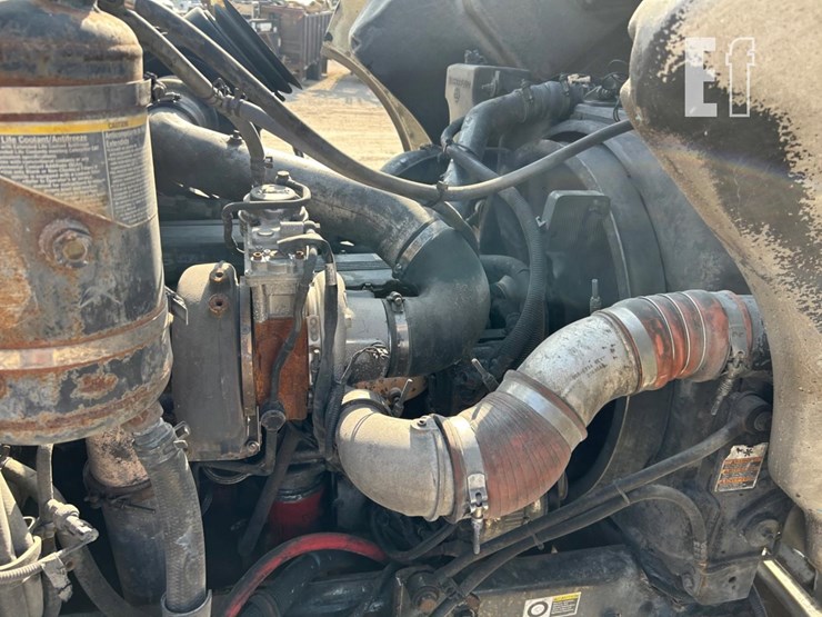 2009-peterbilt-340-image-14