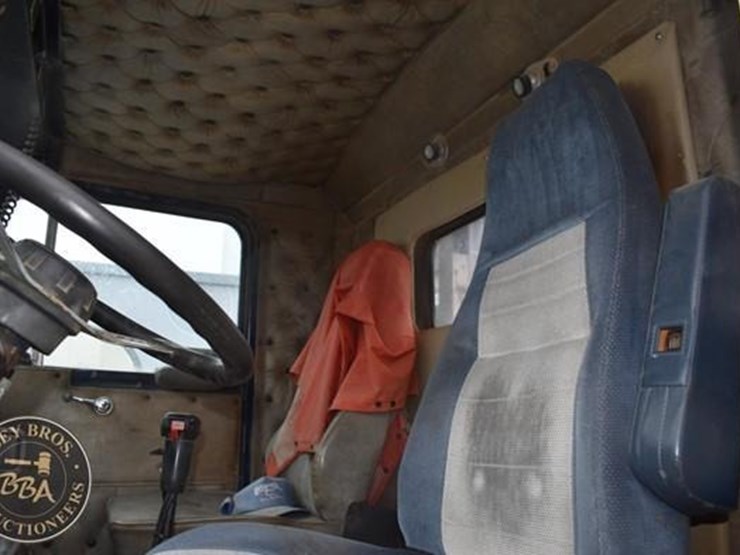 1982-kenworth-w900-image-20