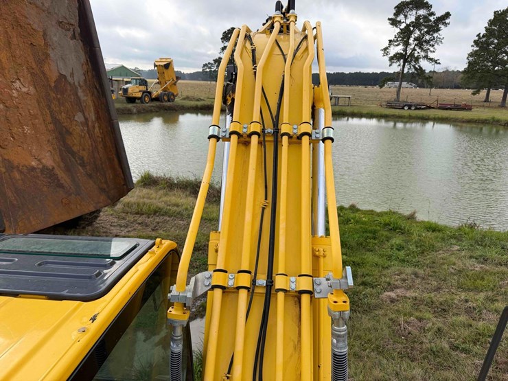 2021-komatsu-pc210-lc-11-image-22