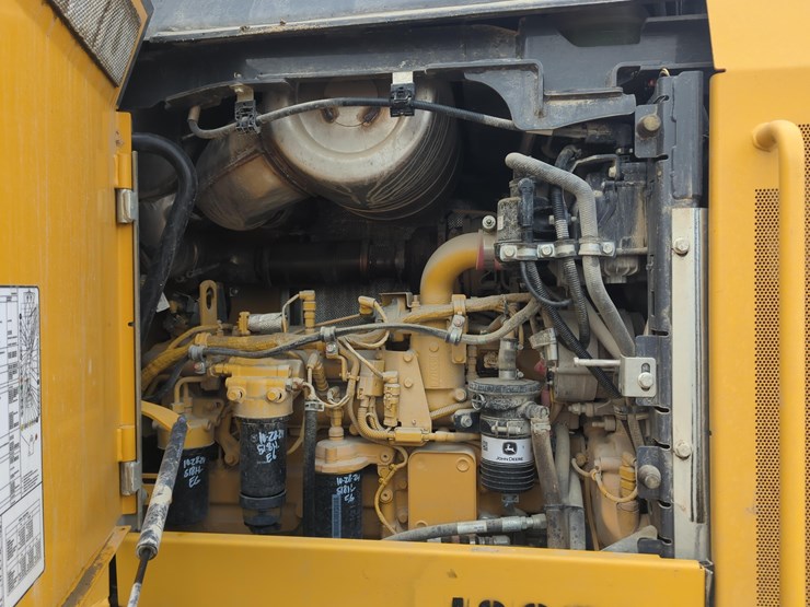 2023-deere-544p-image-12