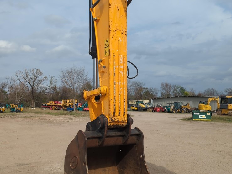 2020-jcb-js300-lc-image-6