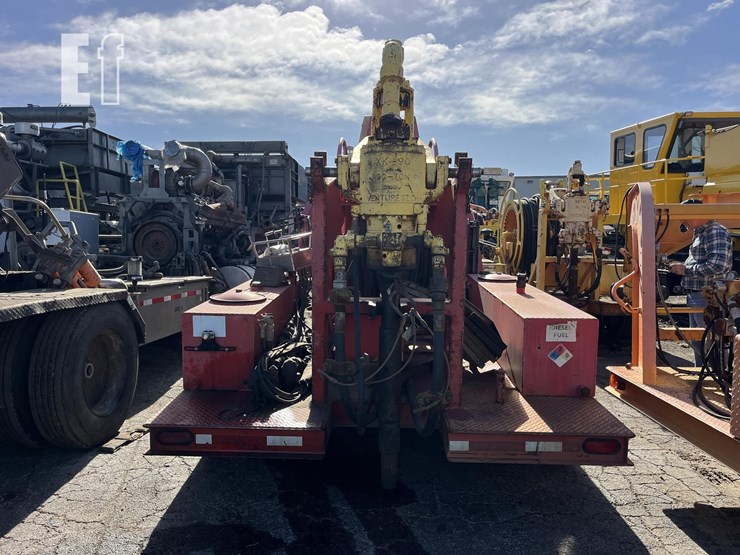 2010-caterpillar-c4.4-image-4