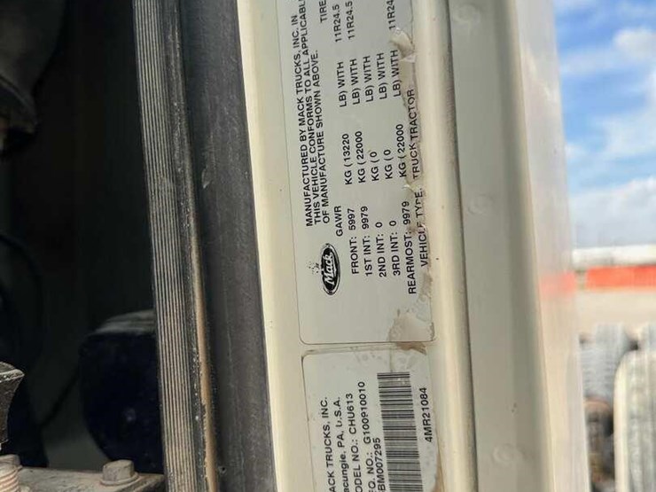 2011-mack-pinnacle-chu613-image-8