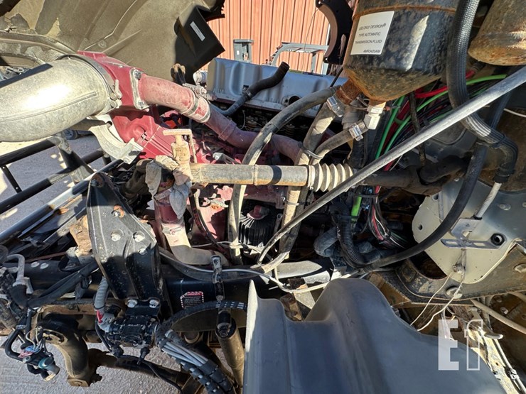 2012-mack-granite-gu713-image-9