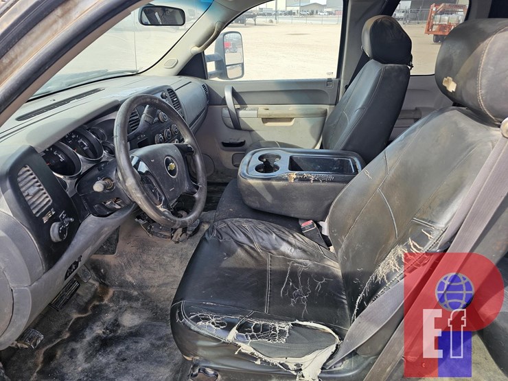 2011-chevrolet-silverado-2500hd-image-14