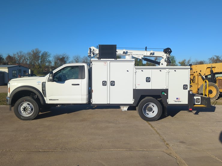 new-unused-ford-f600xl-service-truck vn:a00714-4x4,-h7024tt-image-1