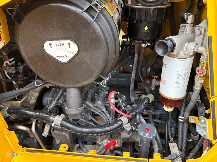 2021-komatsu-d61pxi-24-image-16