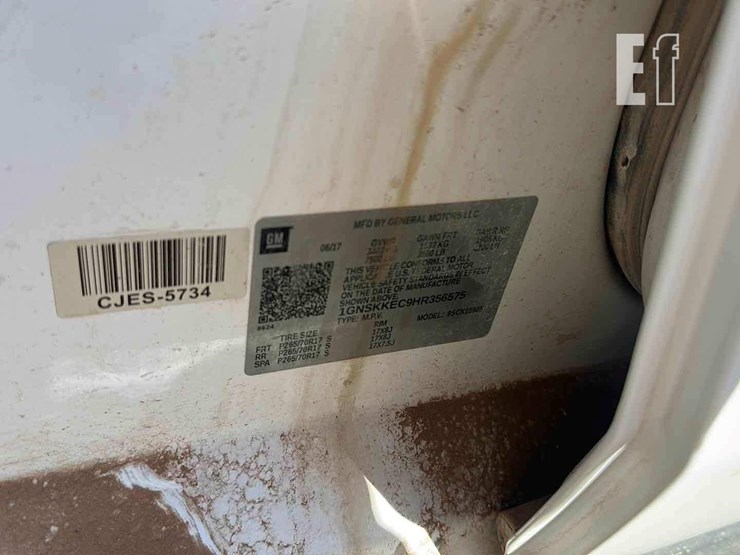 2017-chevrolet-suburban-image-6