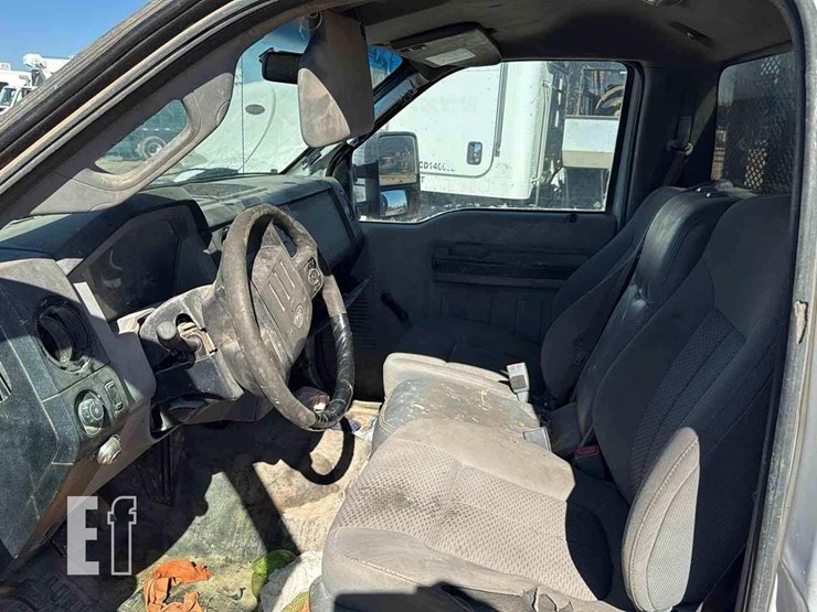 2011-ford-f550-image-5