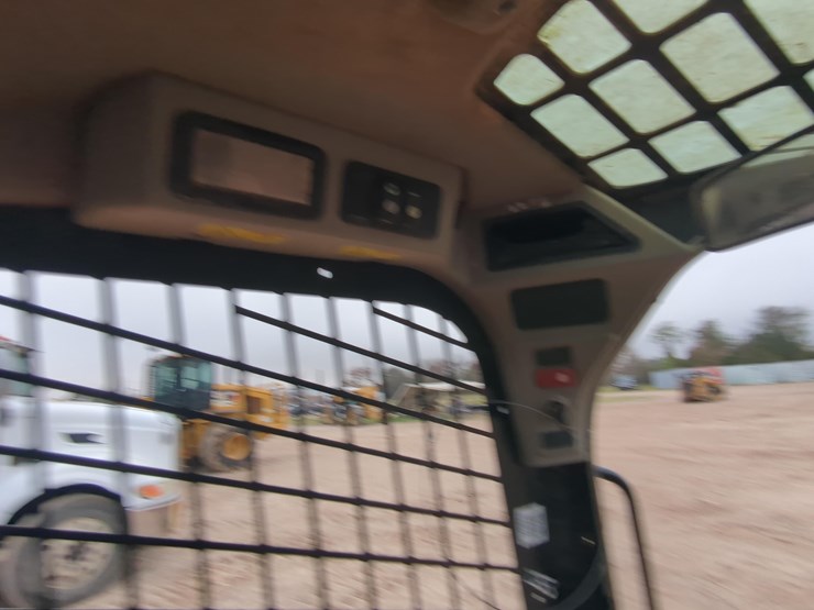 2018-caterpillar-299d2-image-10