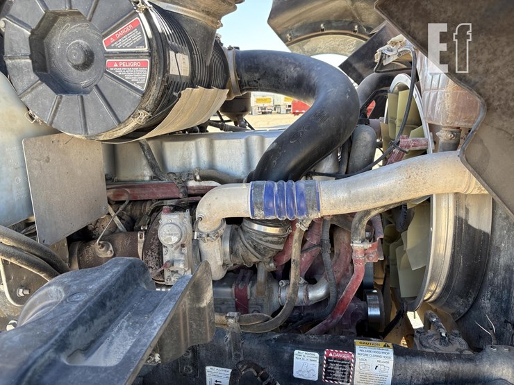 2013-mack-granite-gu713-image-18