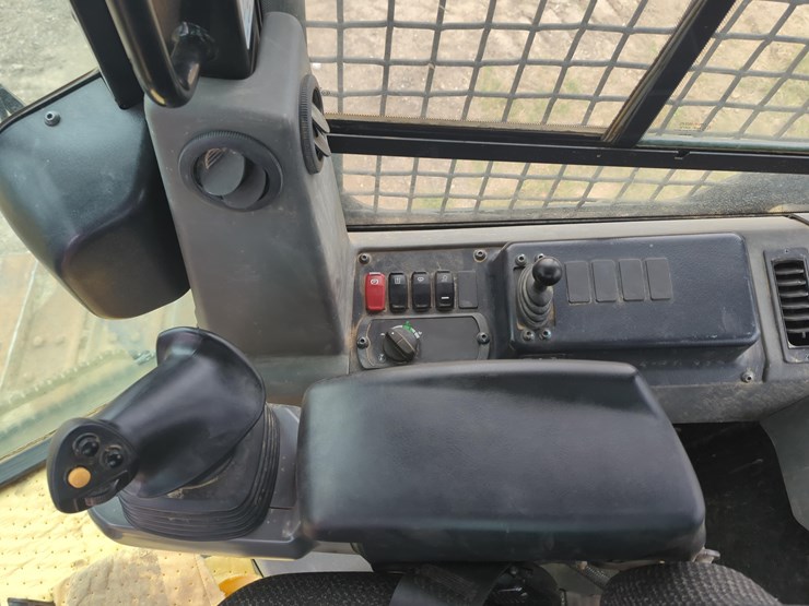 2019-caterpillar-d4k2-lgp-image-16