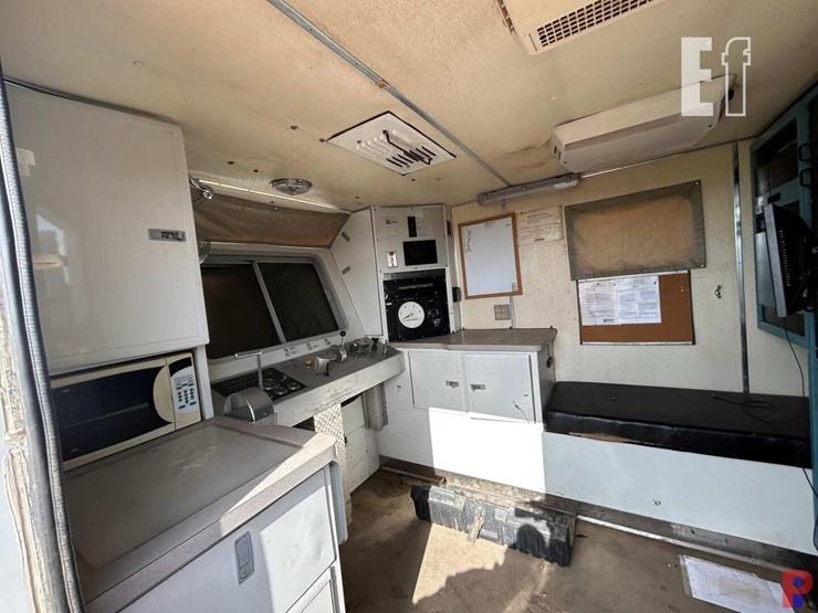 2002-freightliner-argosy-image-11