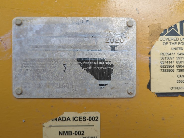 2019-caterpillar-tl1055d-image-9