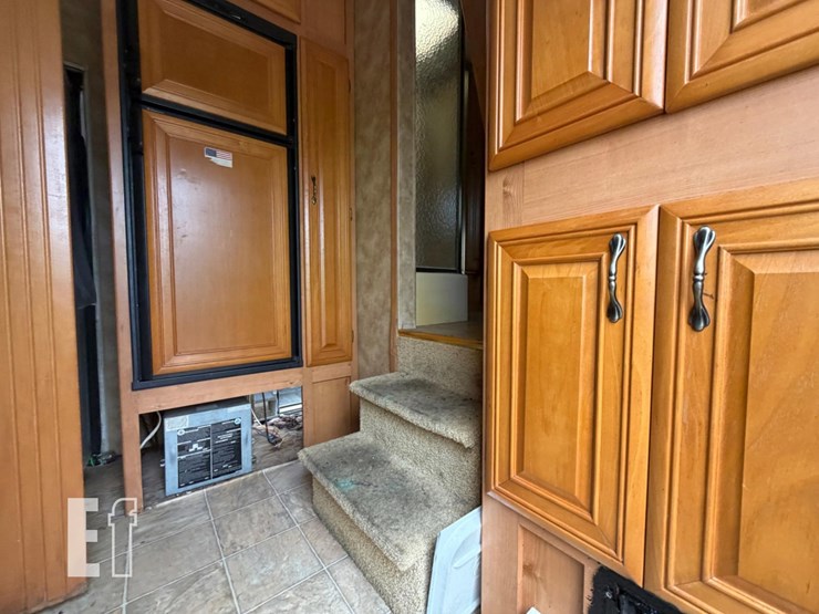 2007-2007-laredo-5th-wheel-20895-image-7