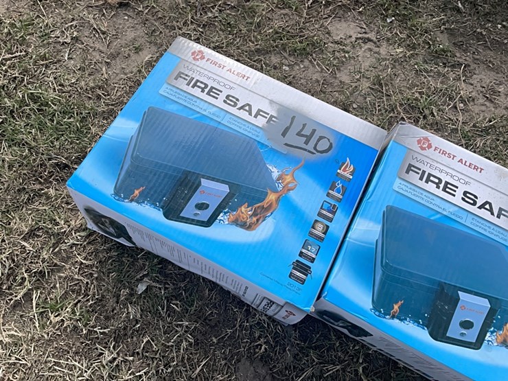 new-first-alert-2013f-.17-cu-ft-fire-and-water-proof-safe-new-support-equipment-image-1