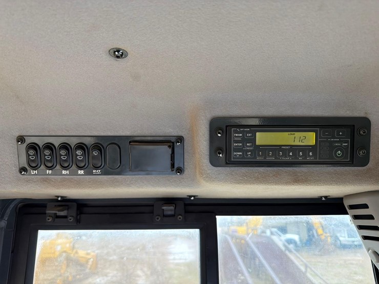 2022-komatsu-d51pxi-24-image-21