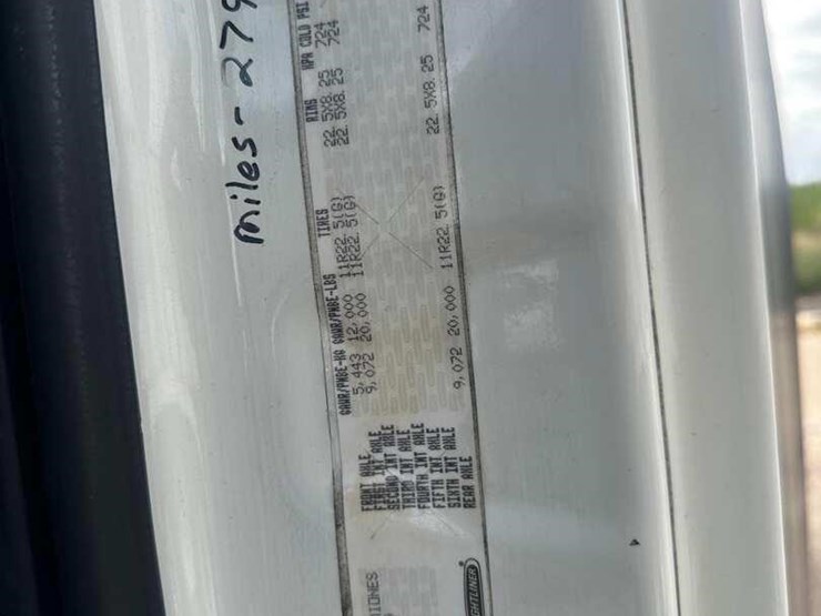 2014-freightliner-cascadia-125-image-8