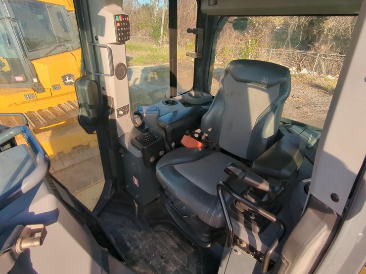 2020-deere-750l-lgp-image-15