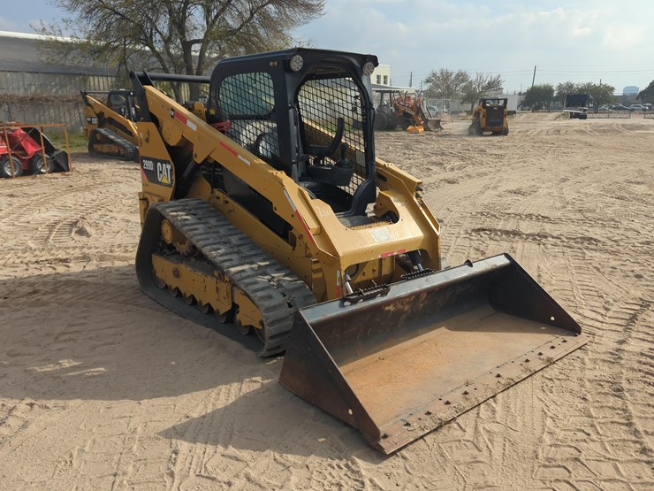 2016-caterpillar-299d2-image-3