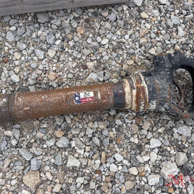 PNEUMATIC JACK HAMMER