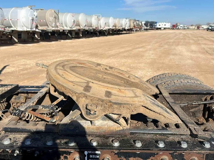 2013-mack-pinnacle-chu613-image-8