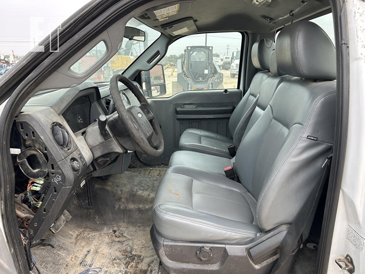 2016-ford-f550-image-8