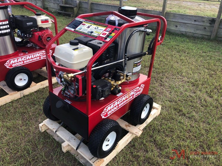 new-magnum-4000-series-gold-portable-hot-water-pressure-washer-image-2