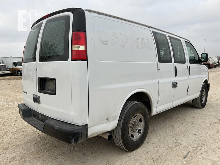 2008-chevrolet-express-3500-image-4