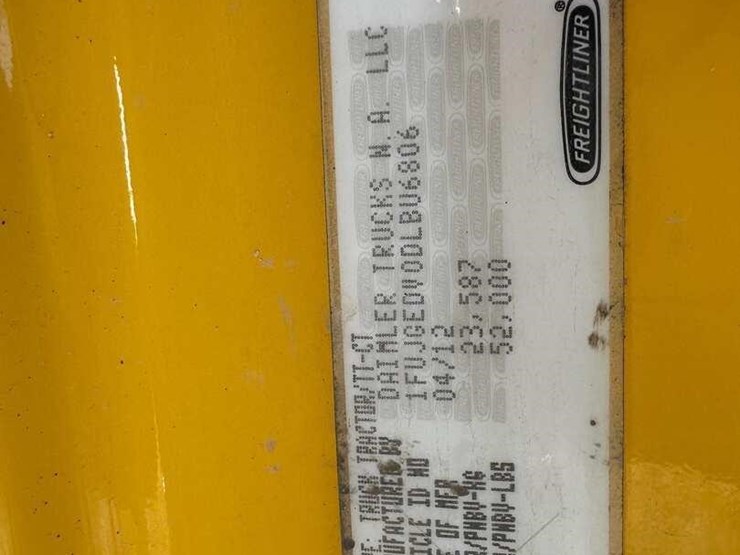 2013-freightliner-cascadia-125-image-11