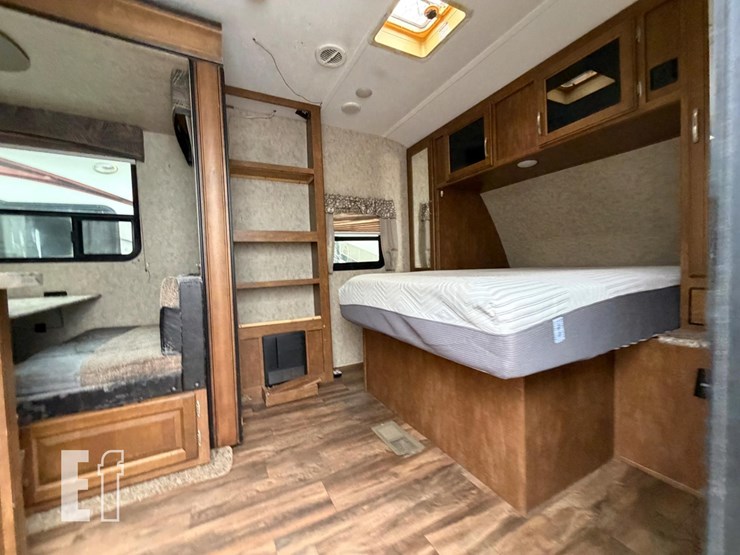 2018-forest-river-wildcat-282kbd-image-8