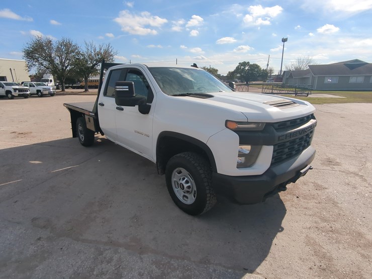 2022-chevrolet-2500-image-3