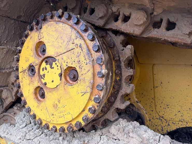 2016-caterpillar-d6t-lgp-image-30