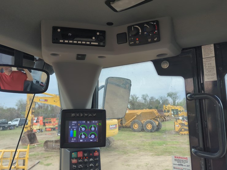 2023-deere-544p-image-15