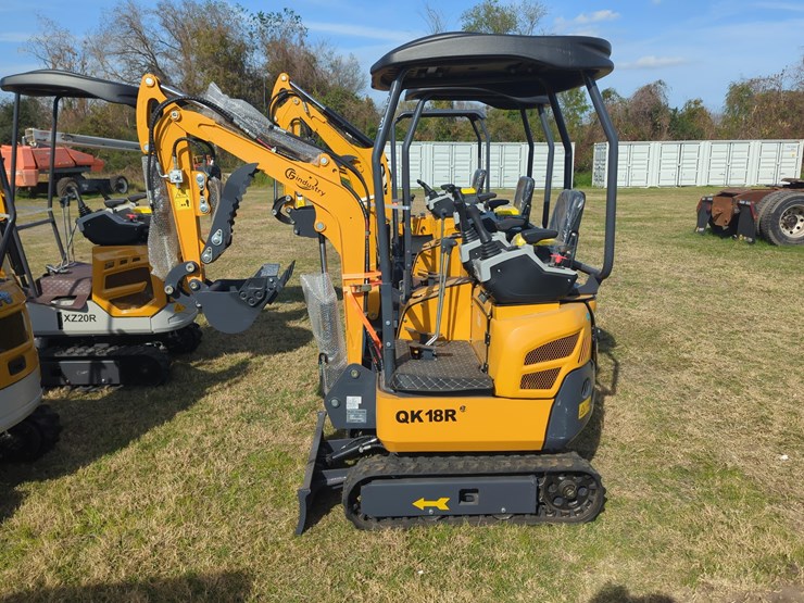 new-cfg-qk18r-hydraulic-excavator-image-1