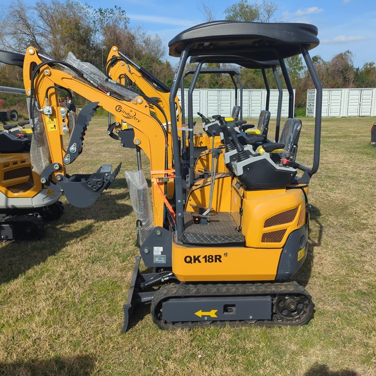 NEW CFG QK18R HYDRAULIC EXCAVATOR
