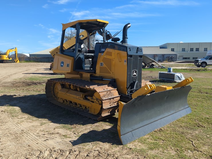 2020-deere-650k-lgp-image-3