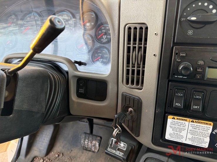 2008-international-7400-image-35