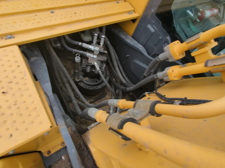 2022-kobelco-sk260-lc-image-15